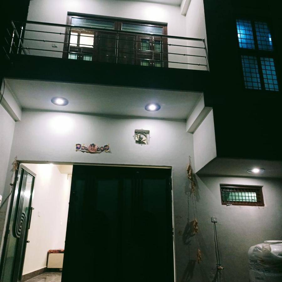 Radha Bhavan วรินดาวัน ภายนอก รูปภาพ