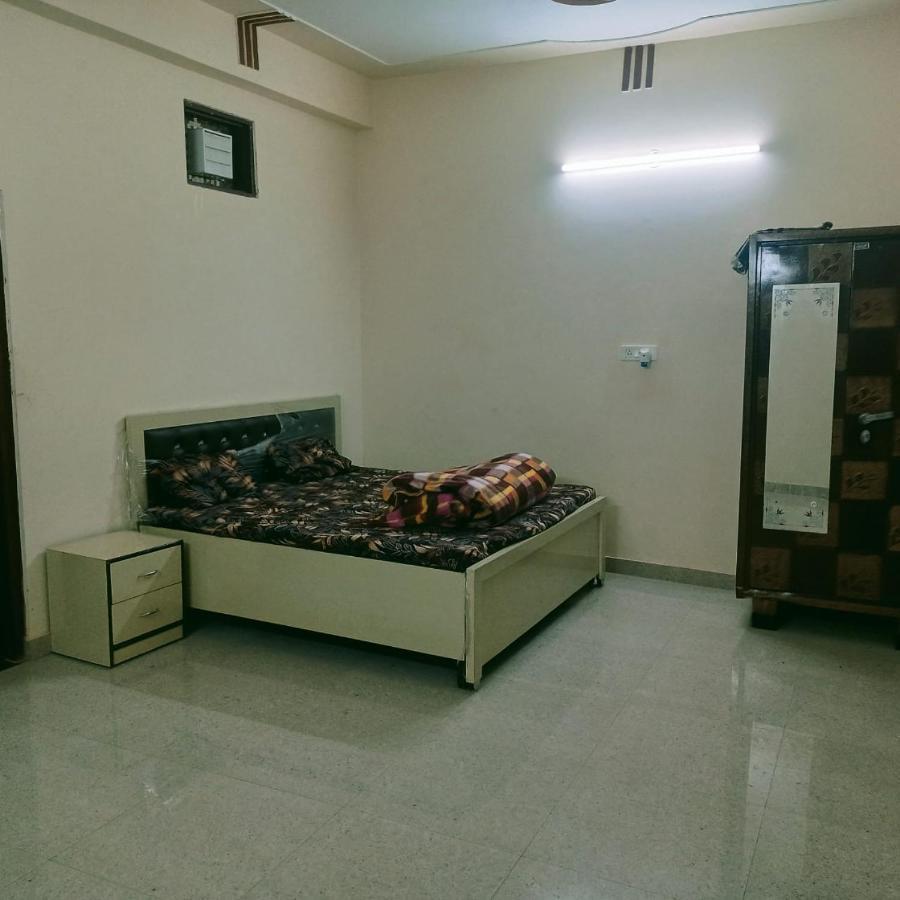 Radha Bhavan วรินดาวัน ภายนอก รูปภาพ